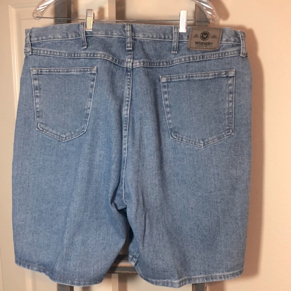 Wrangler denim shorts size 42 - Picture 2 of 4